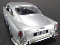 Aston martin db5 (1963) zilvergrijs - afbeelding 3 van  5