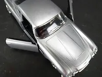 Aston martin db5 (1963) zilvergrijs - afbeelding 5 van  5