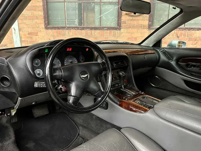 Aston martin db7 3.2 l6 340pk lhd -youngtimer- - afbeelding 31 van  57