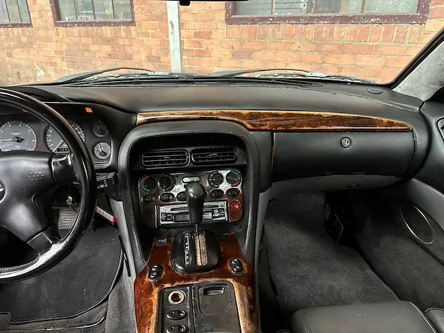 Aston martin db7 3.2 l6 340pk lhd -youngtimer- - afbeelding 32 van  57
