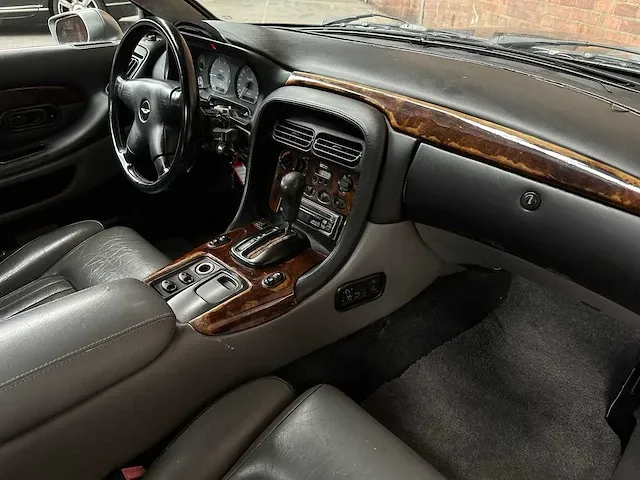 Aston martin db7 3.2 l6 340pk lhd -youngtimer- - afbeelding 45 van  57