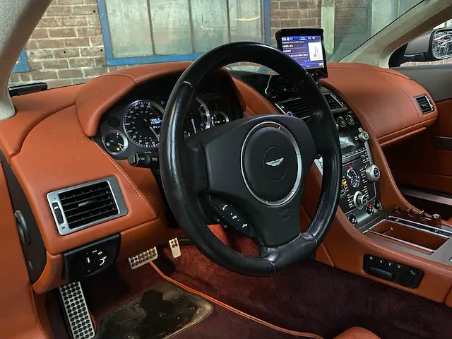 Aston martin db9 5.9 v12 470pk 2008 -youngtimer- - afbeelding 11 van  35
