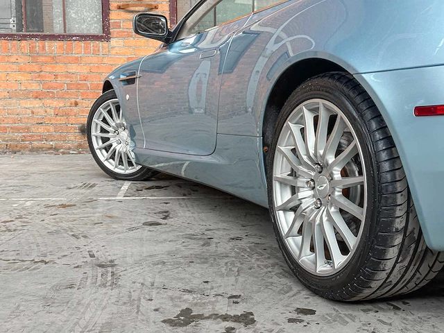 Aston martin db9 cabriolet 5.9 v12 449pk 2006 youngtimer - afbeelding 11 van  42