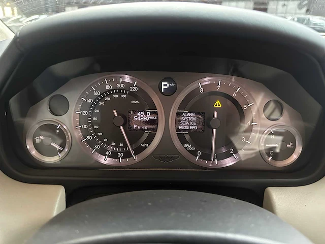 Aston martin db9 cabriolet 5.9 v12 449pk 2006 youngtimer - afbeelding 15 van  42