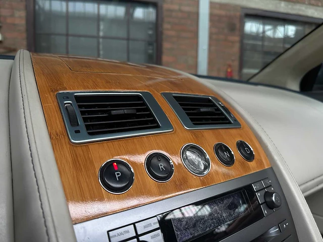 Aston martin db9 cabriolet 5.9 v12 449pk 2006 youngtimer - afbeelding 19 van  42