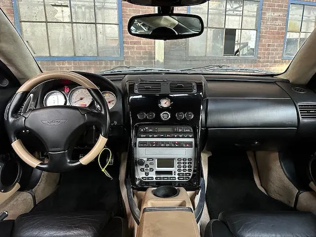 Aston martin vanquish 5.3 v12 460pk 2004 -youngtimer- - afbeelding 19 van  46