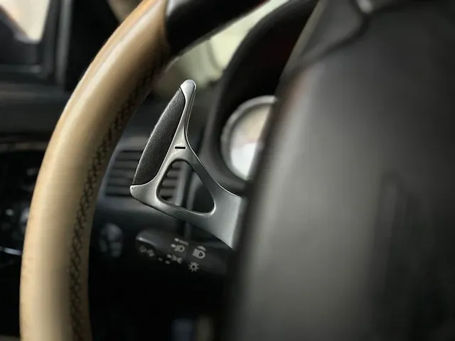Aston martin vanquish 5.3 v12 460pk 2004 -youngtimer- - afbeelding 22 van  47