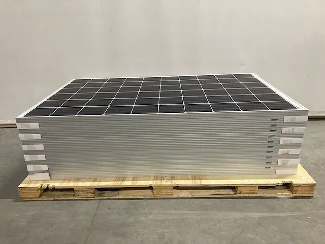 Astronergy - set van 12 astronergy glas-glas zonnepanelen (310 wp) - afbeelding 1 van  4