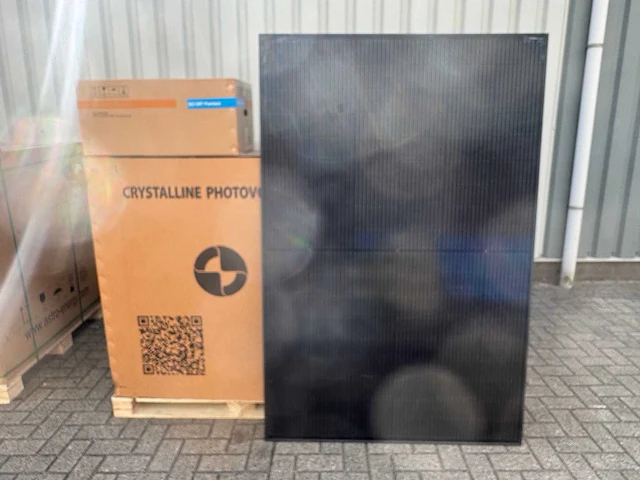 Astronergy - set van 36 full black zonnepanelen (415 wp) met 15 kw omvormer - afbeelding 1 van  9