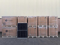 Astronergy - set van 360 zonnepanelen (totaal vermogen 147.600 wp) - afbeelding 1 van  5