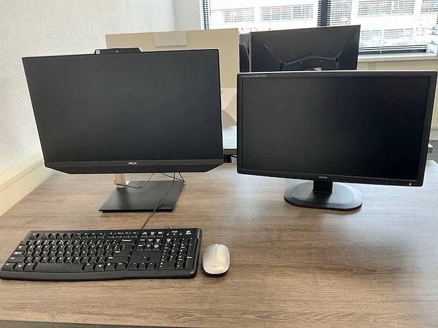 Asus 8265ngw all-in-one desktop - afbeelding 1 van  9
