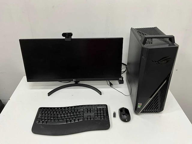 Asus desktop - afbeelding 1 van  11