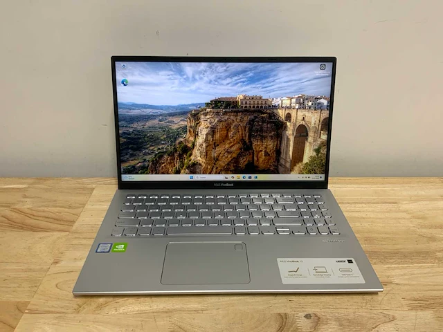 Asus vivobook 15 laptop - afbeelding 1 van  7