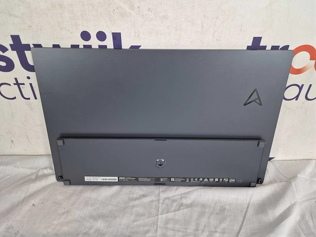 Asus zenscreen mb17ahg - portable gaming monitor - freesync premium - 144hz - kickstand - hdmi-usb c - 17 inch - afbeelding 3 van  3