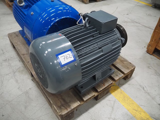 Atb - afbeelding 2 van  7