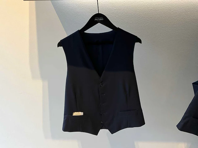 Atelier munro gilet maat: 60 - afbeelding 1 van  2