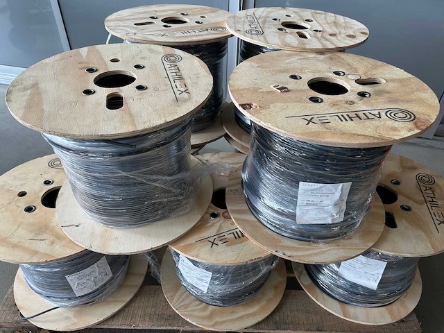 Athilex h1z2z2-k zonnepaneelkabel haspel 500m (2x) - afbeelding 1 van  4