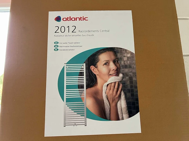 Atlantic - 2012 - handdoekradiator (2x) - afbeelding 2 van  3