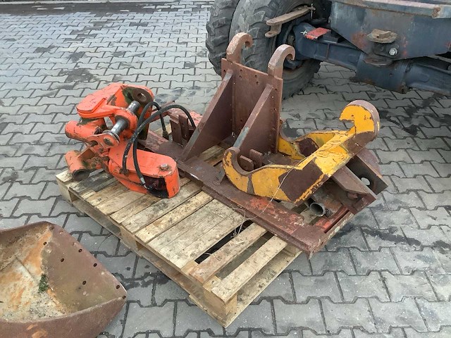 Atlas - 1104 - banden graafmachine - afbeelding 13 van  24