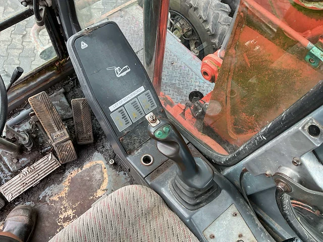 Atlas 1304 mobiele graafmachine - afbeelding 8 van  22