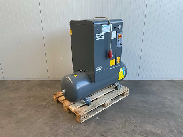 Atlas copco - 2020 - gx7p - schroefcompressor - afbeelding 1 van  7