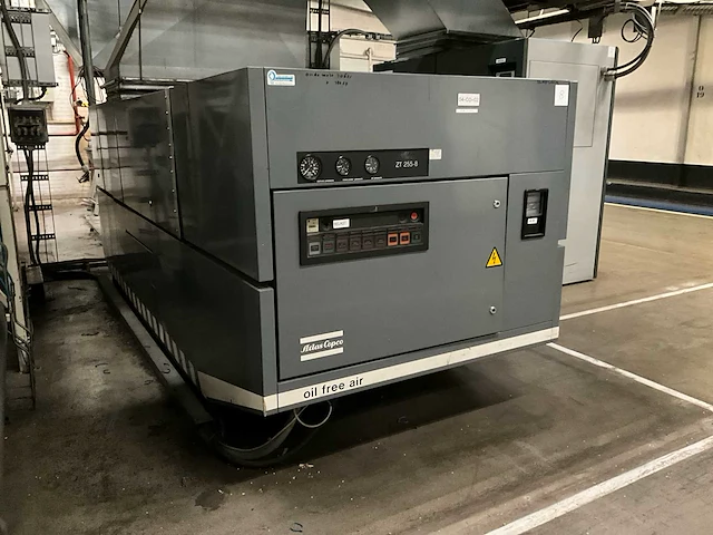 Atlas copco - zt 255 - compressor - 1992 - afbeelding 3 van  10