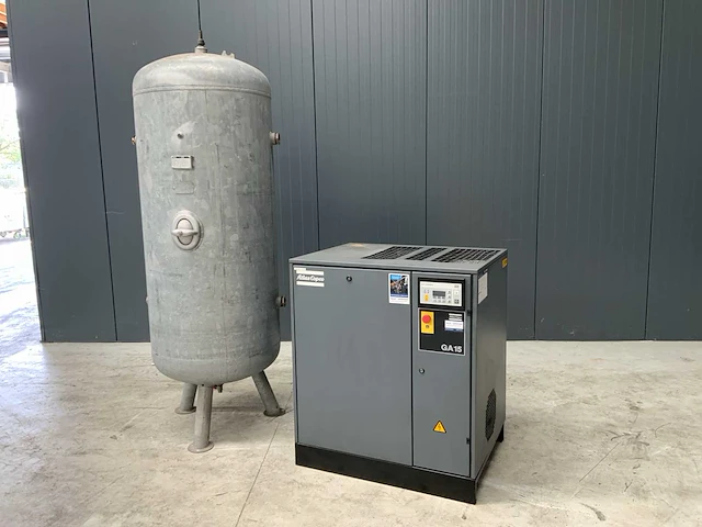 Atlas copco ga 15 ff luchtcompressor met buffertank - afbeelding 1 van  8