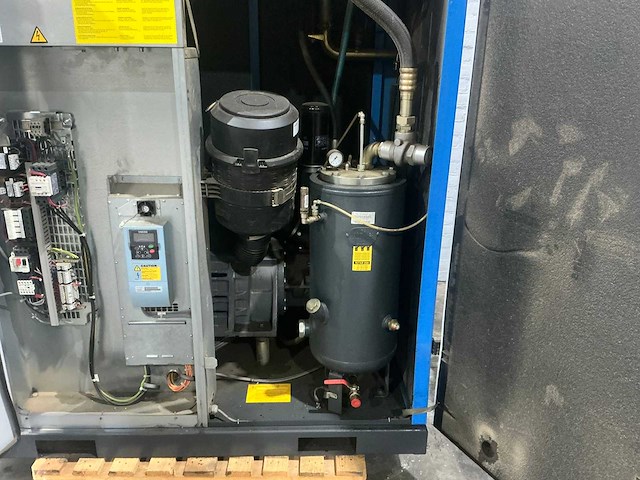 Atlas copco group - agre - rallye 31 10 400/3/50 - screw air compressors - 2011 - afbeelding 9 van  11