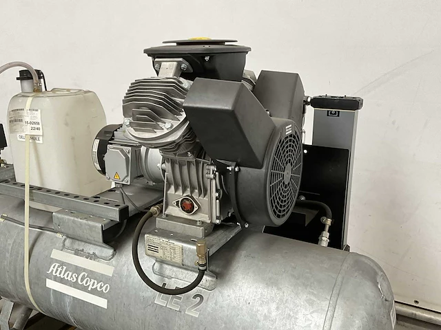 Atlas copco le 2 10 s e 250l + cd 2-cilinder luchtcompressor - afbeelding 14 van  16