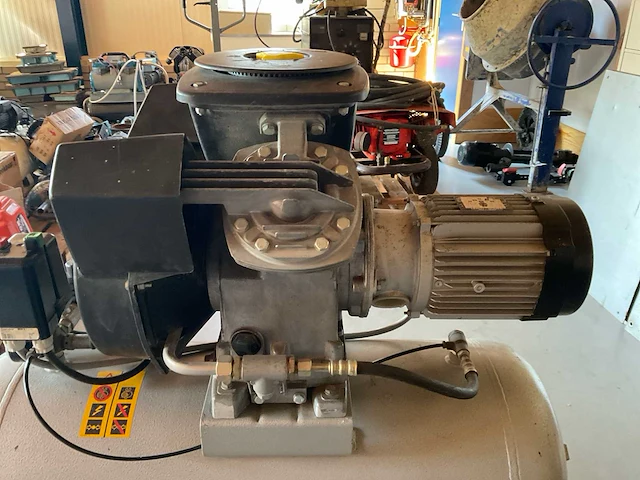 Atlas copco le5 zuigercompressor - afbeelding 3 van  7