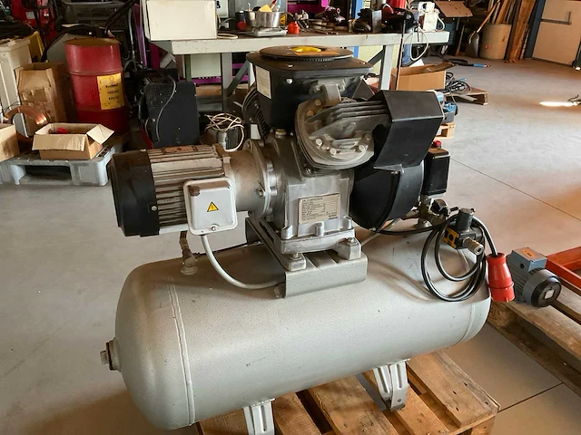Atlas copco le5 zuigercompressor - afbeelding 4 van  7