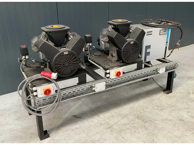 Atlas copco luchtcompressor set met luchtdroger - afbeelding 1 van  9