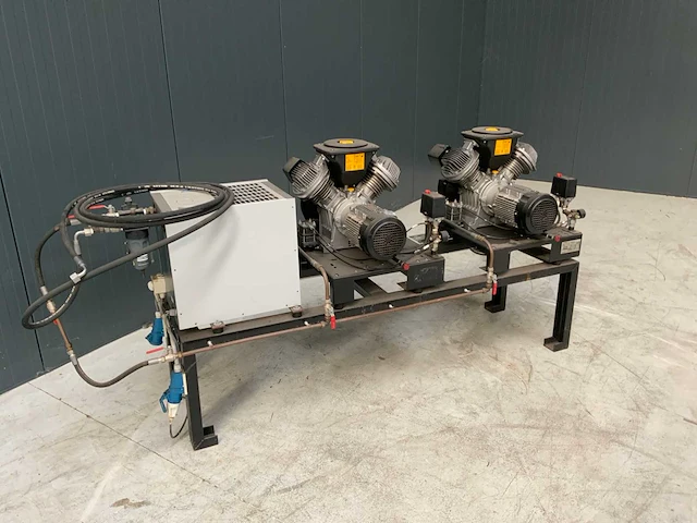 Atlas copco luchtcompressor set met luchtdroger - afbeelding 4 van  9