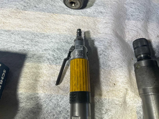 Atlas copco pneumatische hand slijpmachine (3x) - afbeelding 2 van  4