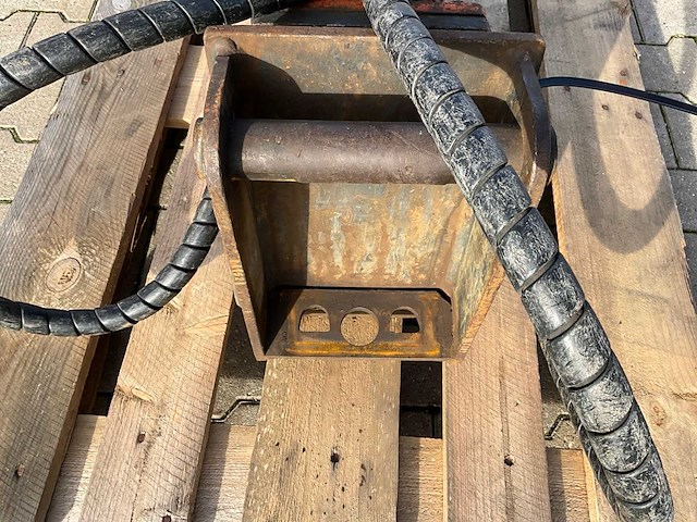 Atlas copco sb 102 hydraulische sloophamer - afbeelding 5 van  9