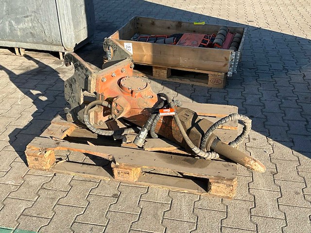 Atlas copco sb 202 hydraulische sloophamer - afbeelding 1 van  5
