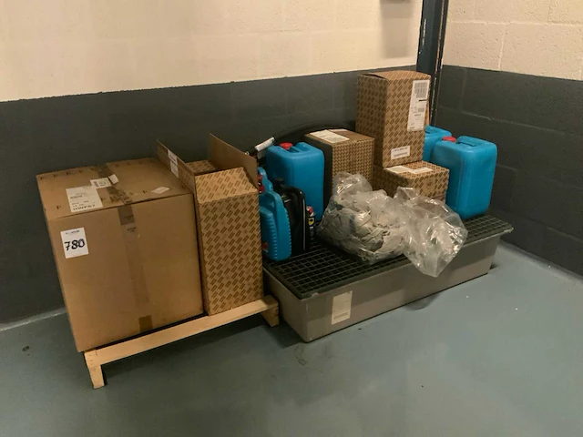 Atlas copco schroefcompressor filters en lekbak - afbeelding 1 van  5