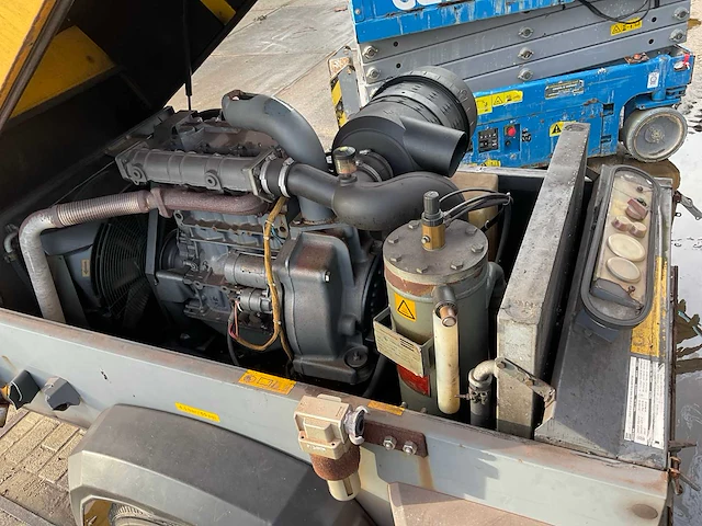 Atlas copco xas 67 mobiele luchtcompressor - afbeelding 2 van  14