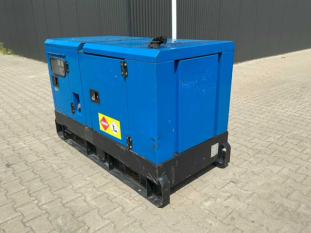 Atlas copco ya3 13 kva noodstroomaggregaat - afbeelding 9 van  15