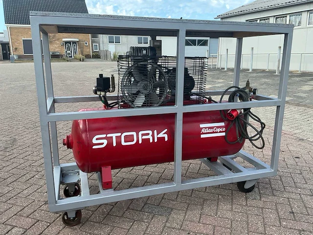 Atlas copco zuiger luchtcompressor - afbeelding 1 van  12