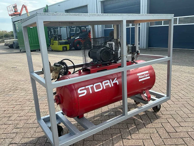 Atlas copco zuiger luchtcompressor - afbeelding 8 van  12