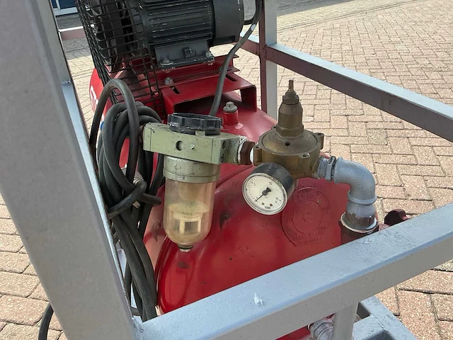 Atlas copco zuiger luchtcompressor - afbeelding 10 van  12