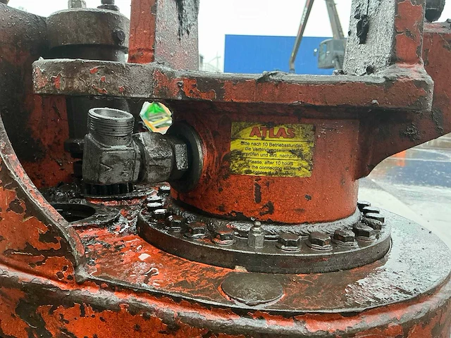 Atlas e771 - poliepgrijper 800ltr. - afbeelding 6 van  16
