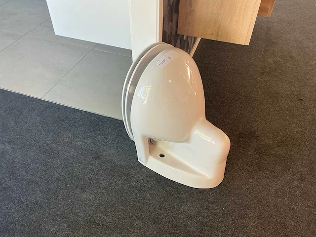 Atlas wall hung hangend toilet - afbeelding 2 van  3
