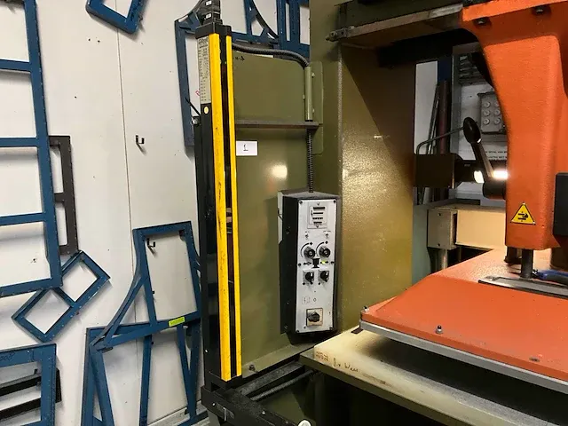 Atom hs588/10.30 stansmachine / oildynamic cutting press - afbeelding 13 van  29