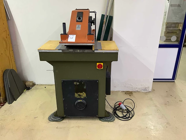 Atom se20/t20 stansmachine - afbeelding 1 van  6
