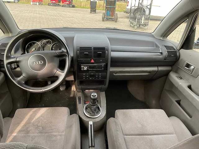 Audi - 2001 - a2 - personenauto - afbeelding 13 van  20