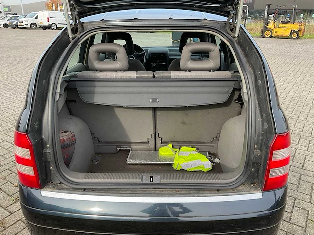 Audi - 2001 - a2 - personenauto - afbeelding 6 van  20