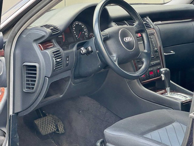 Audi - 2001 - a8 - 3.7 5v quattro - 15-pg-nn - afbeelding 16 van  16