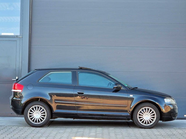 Audi - 2003 - a3 - 1.6 fsi attraction - gv-263-l - afbeelding 12 van  17